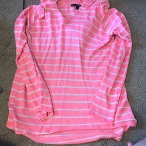 Hoodie long sleeve shirt.